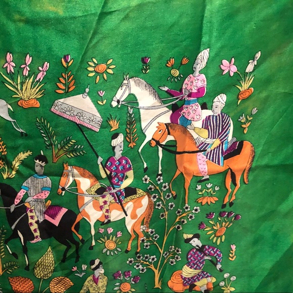 Vintage illustrated people scarf - Picture 8 of 8